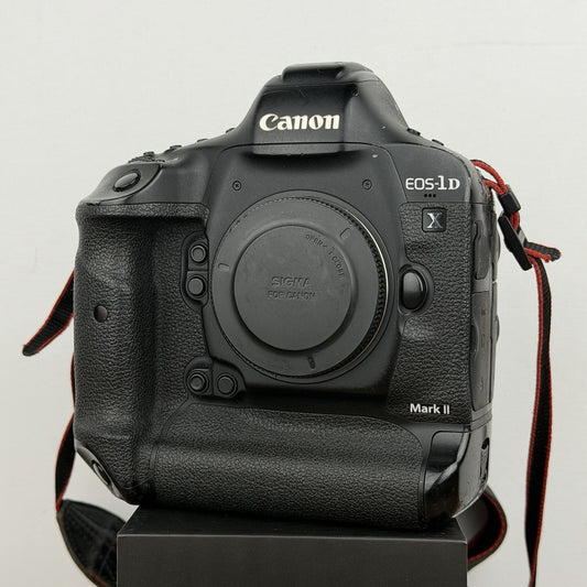 Canon EOS-1D X Mark II 20.2MP Full-Frame Professional DSLR Camera x3 Memory Card