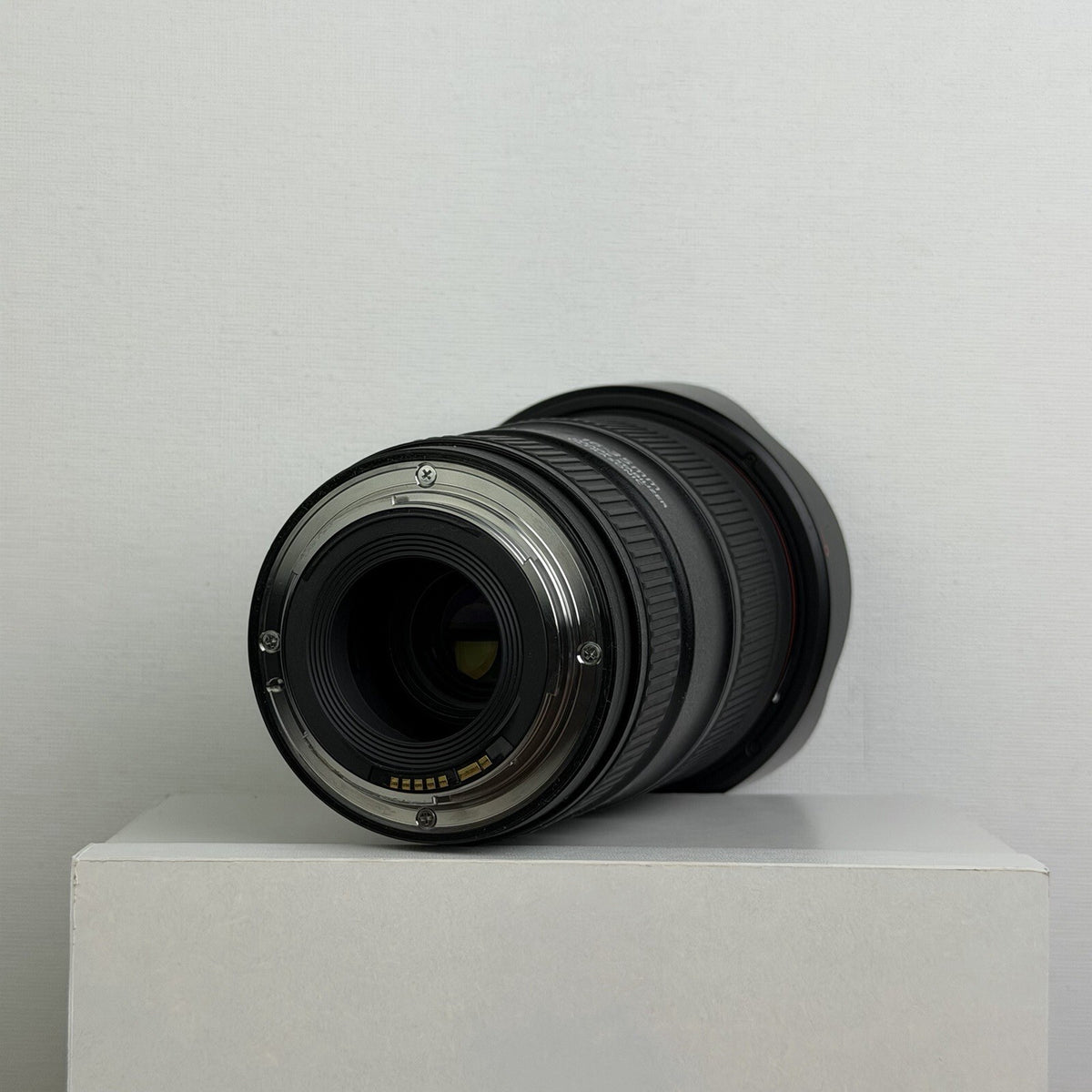 Canon EF 16-35mm F4 L IS USM AF Zoom Lens with EW-82 Hood