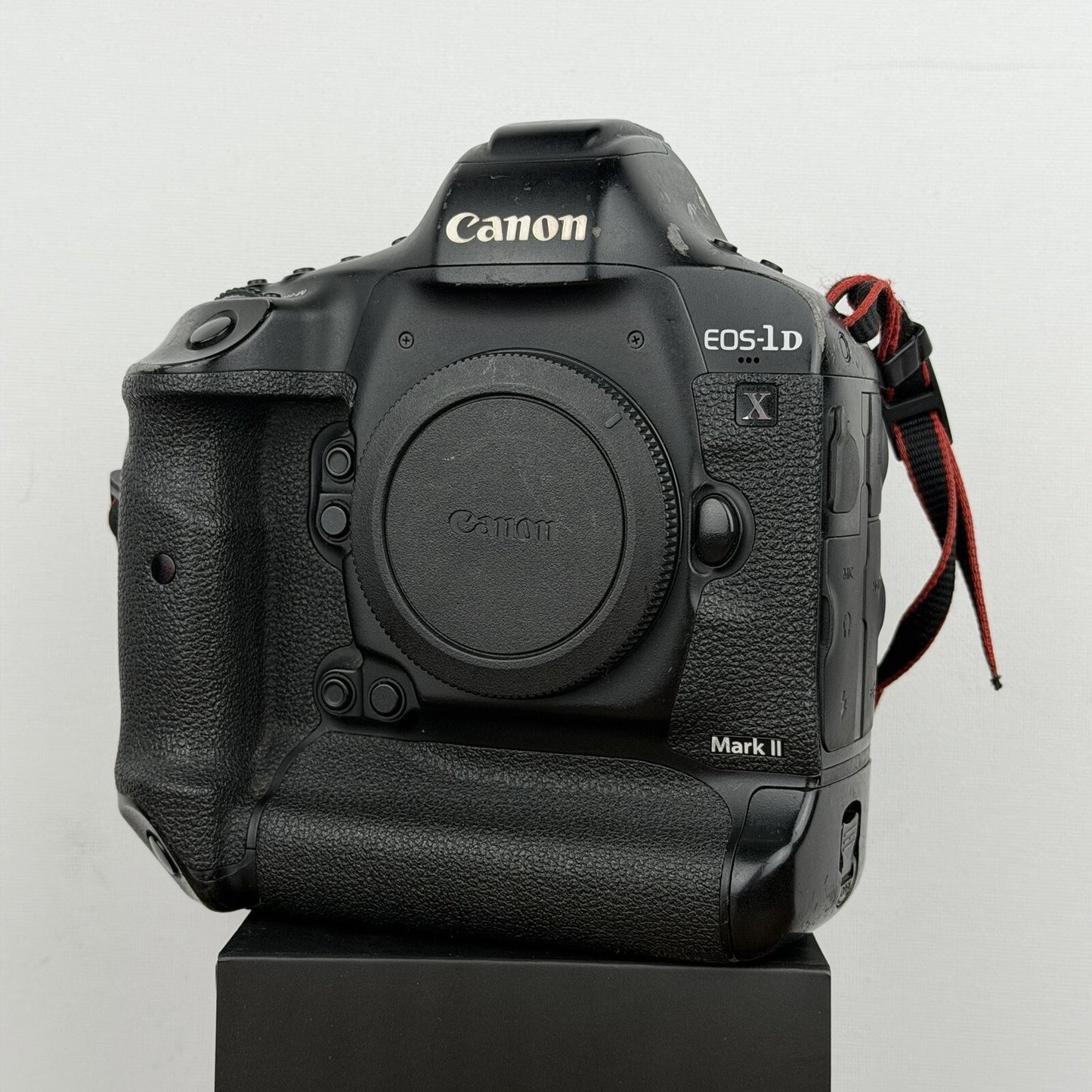 Canon EOS-1D X Mark II 20.2MP Full-Frame Professional DSLR Camera x3 Memory Card