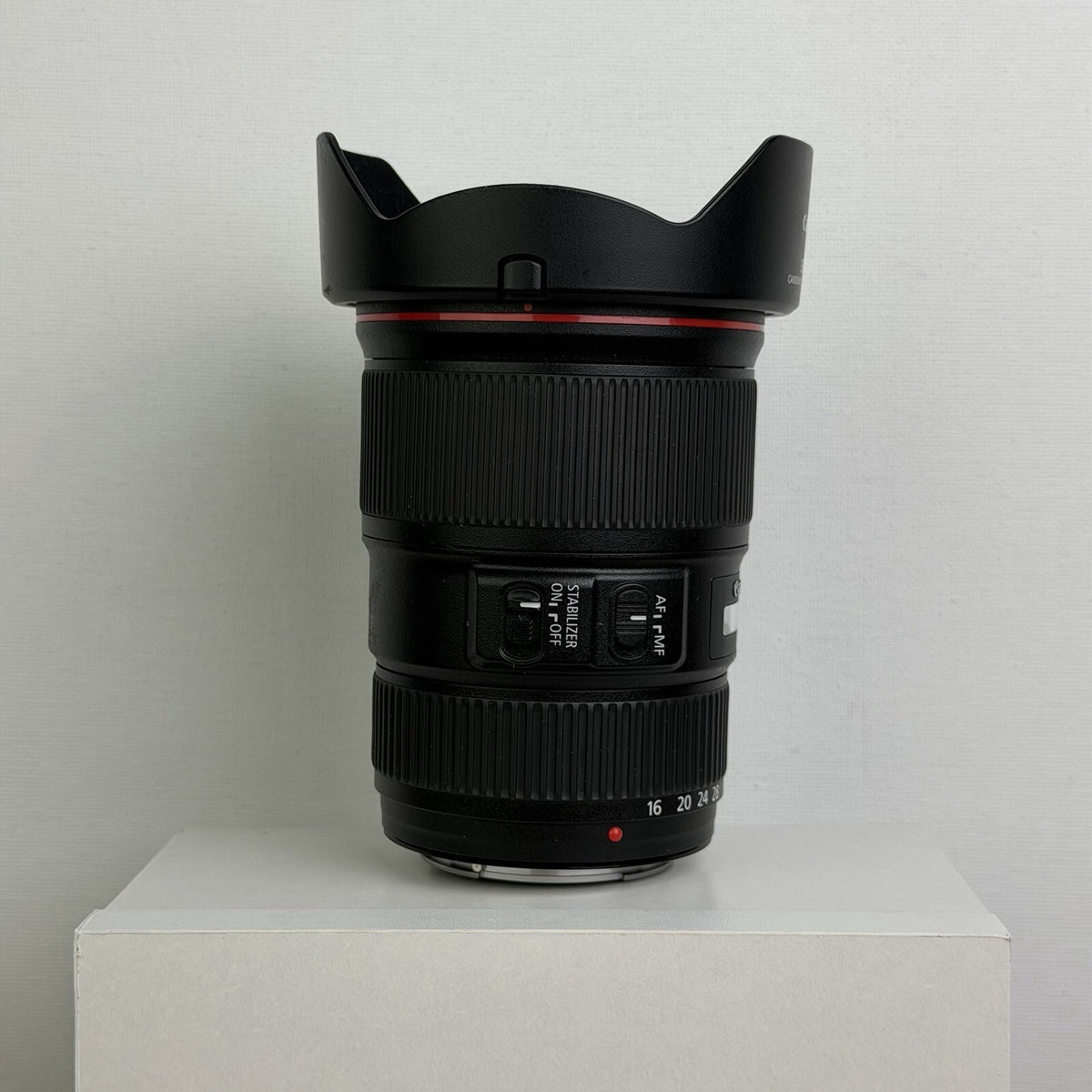 Canon EF 16-35mm F4 L IS USM AF Zoom Lens with EW-82 Hood