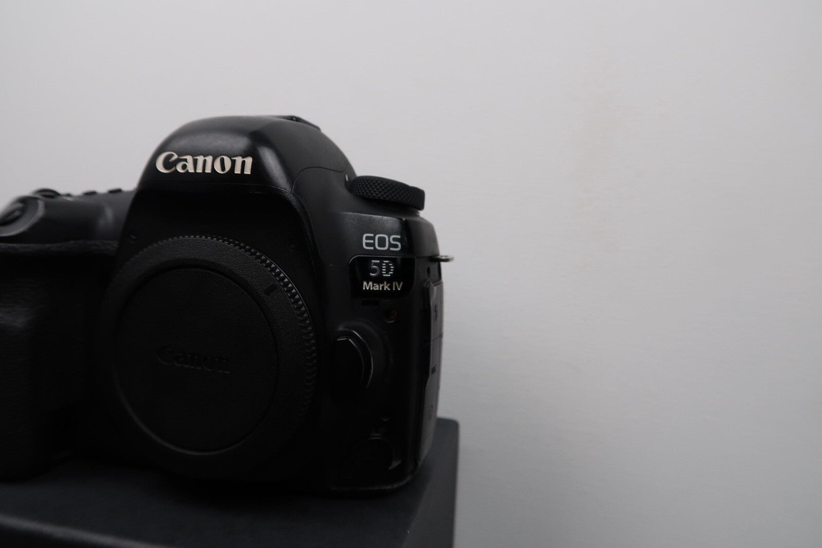 Canon EOS 5D Mark IV 30.4MP Digital SLR Camera - Black