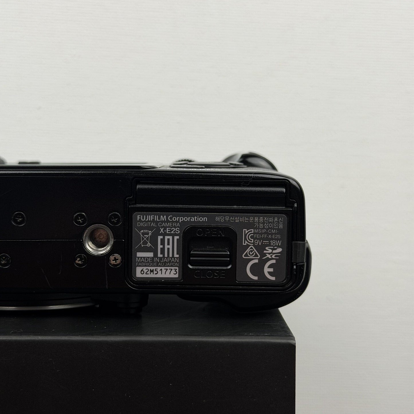Fujifilm X-E2S 16.3MP Digital Mirrorless Camera Body Black with Accessories
