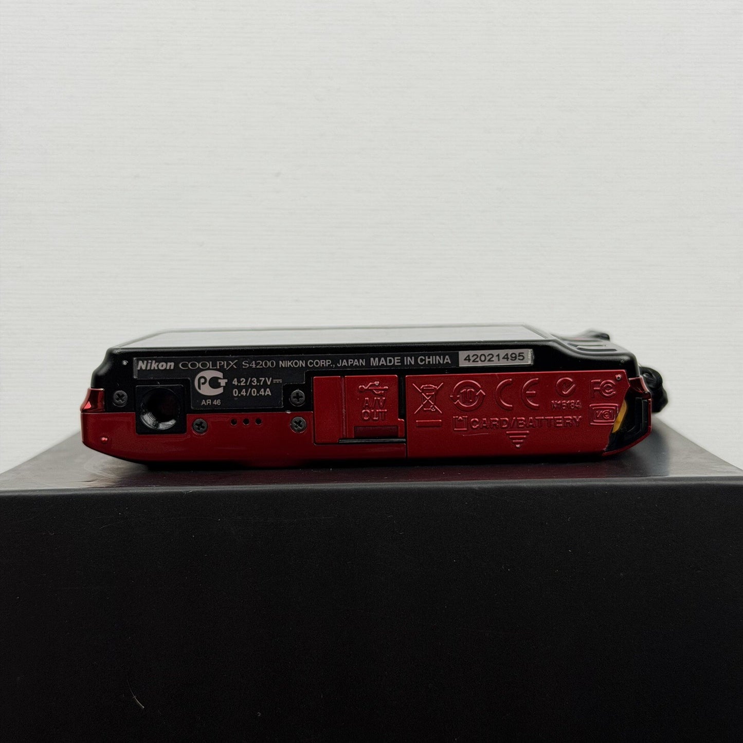 Nikon Coolpix S4200 Digital Camera 16MP 6x Zoom LCD - Red