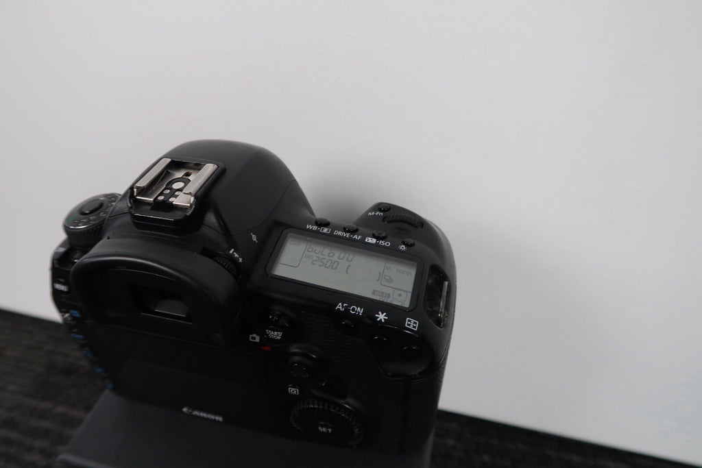 Canon EOS 5D Mark IV 30.4MP Digital SLR Camera - Black