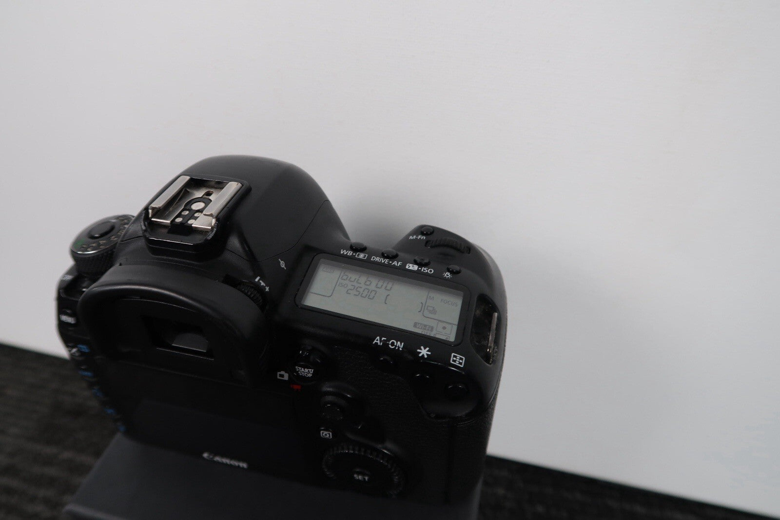 Canon EOS 5D Mark IV 30.4MP Digital SLR Camera - Black