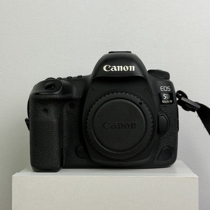 Canon EOS 5D Mark IV DSLR camera with extras – photo 2