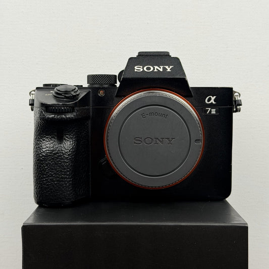 Sony A7 iii Mirrorless Camera 24.2MP Full Frame Body Interchangeable Lens Black