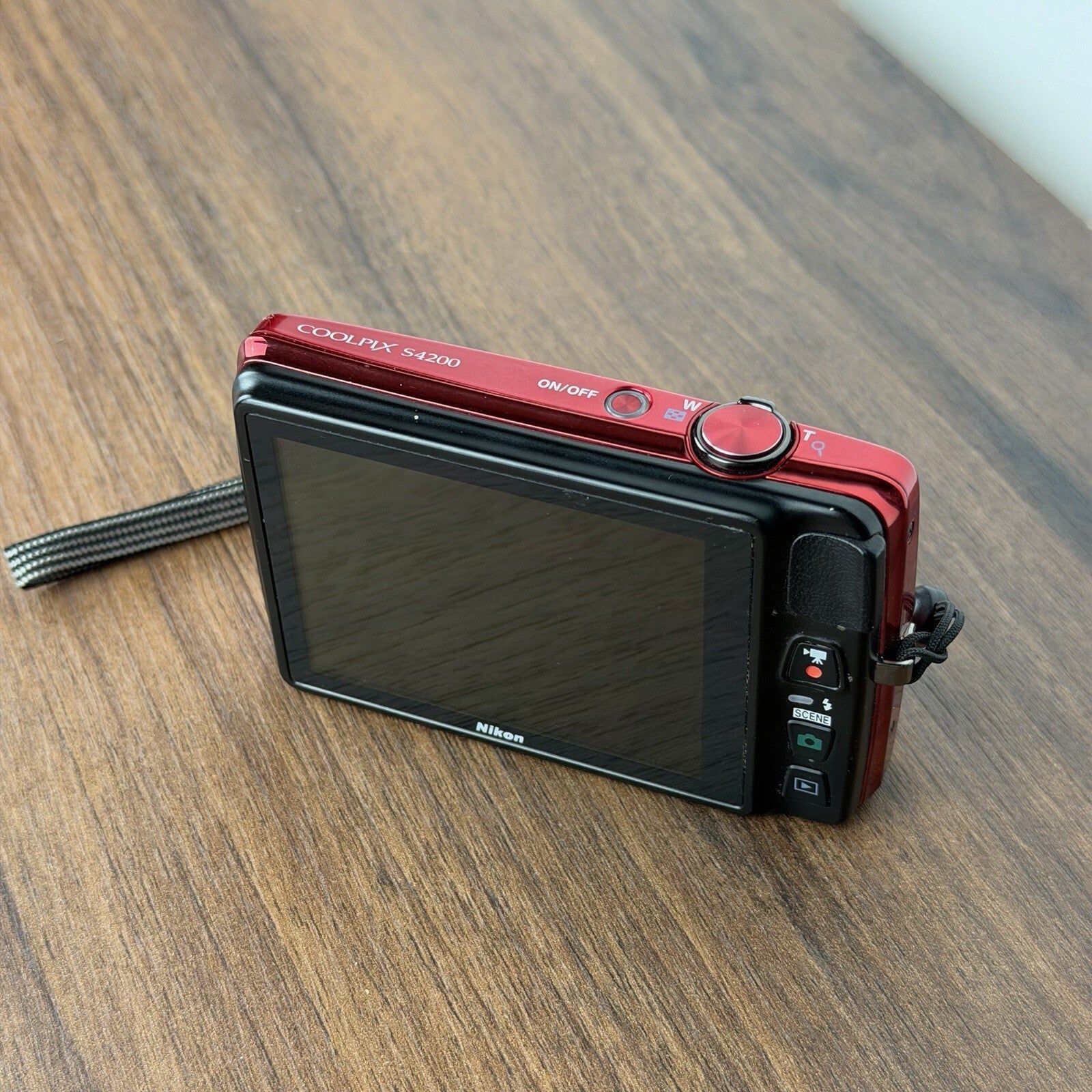 Nikon Coolpix S4200 Digital Camera 16MP 6x Zoom LCD - Red