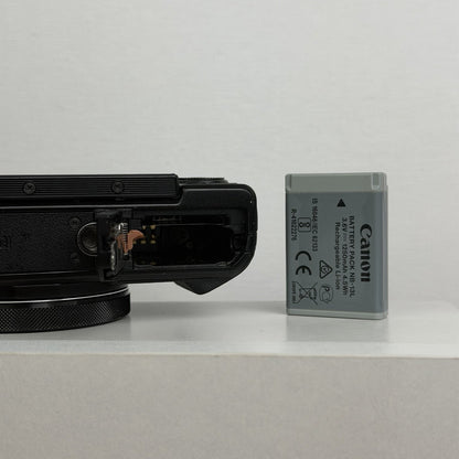Canon PowerShot G7X Mark II compact camera, flash stays up – photo 9
