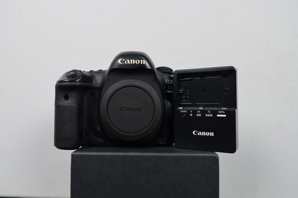 Canon EOS 5D Mark IV 30.4MP Digital SLR Camera - Black