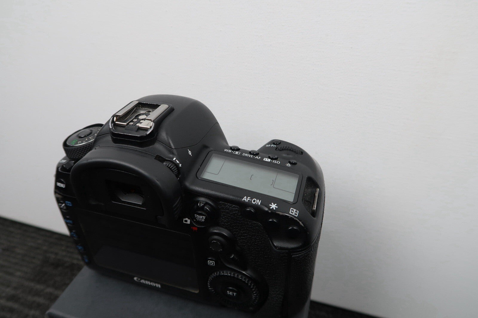 Canon EOS 5D Mark IV 30.4MP Digital SLR Camera - Black