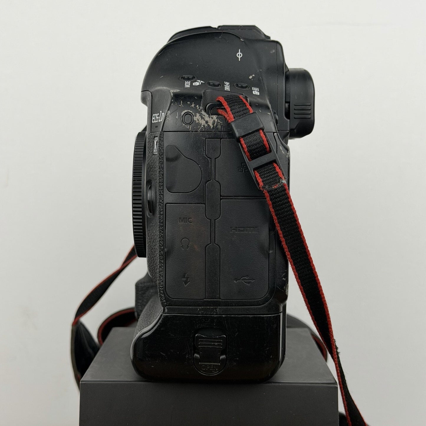 Canon EOS-1D X Mark II 20.2MP Full-Frame Professional DSLR Camera x3 Memory Card