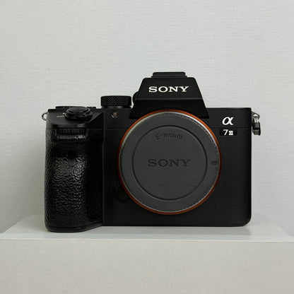 Sony A7 III full-frame mirrorless camera body – photo 1