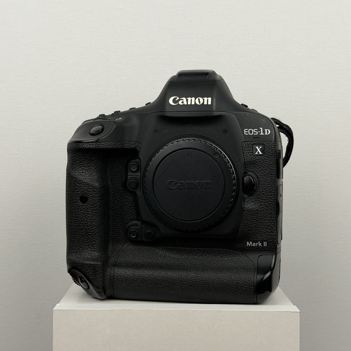 Canon EOS 1DX Mark II 20.2MP Full-Frame Professional DSLR Camera Black