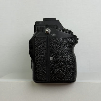 Sony A7 III full-frame mirrorless camera body – photo 4