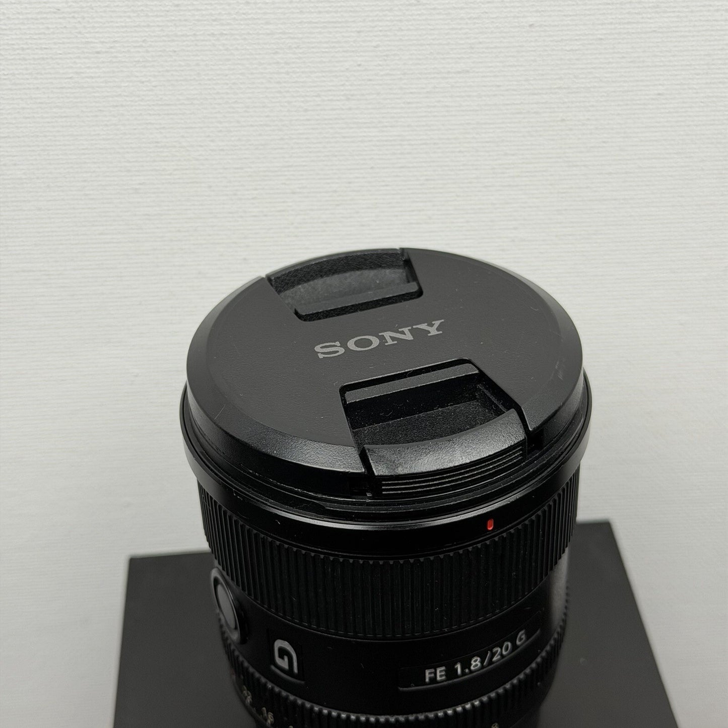 Sony FE 20mm f/1.8 G Ultra Wide Angle Lens SEL20F18G - Black