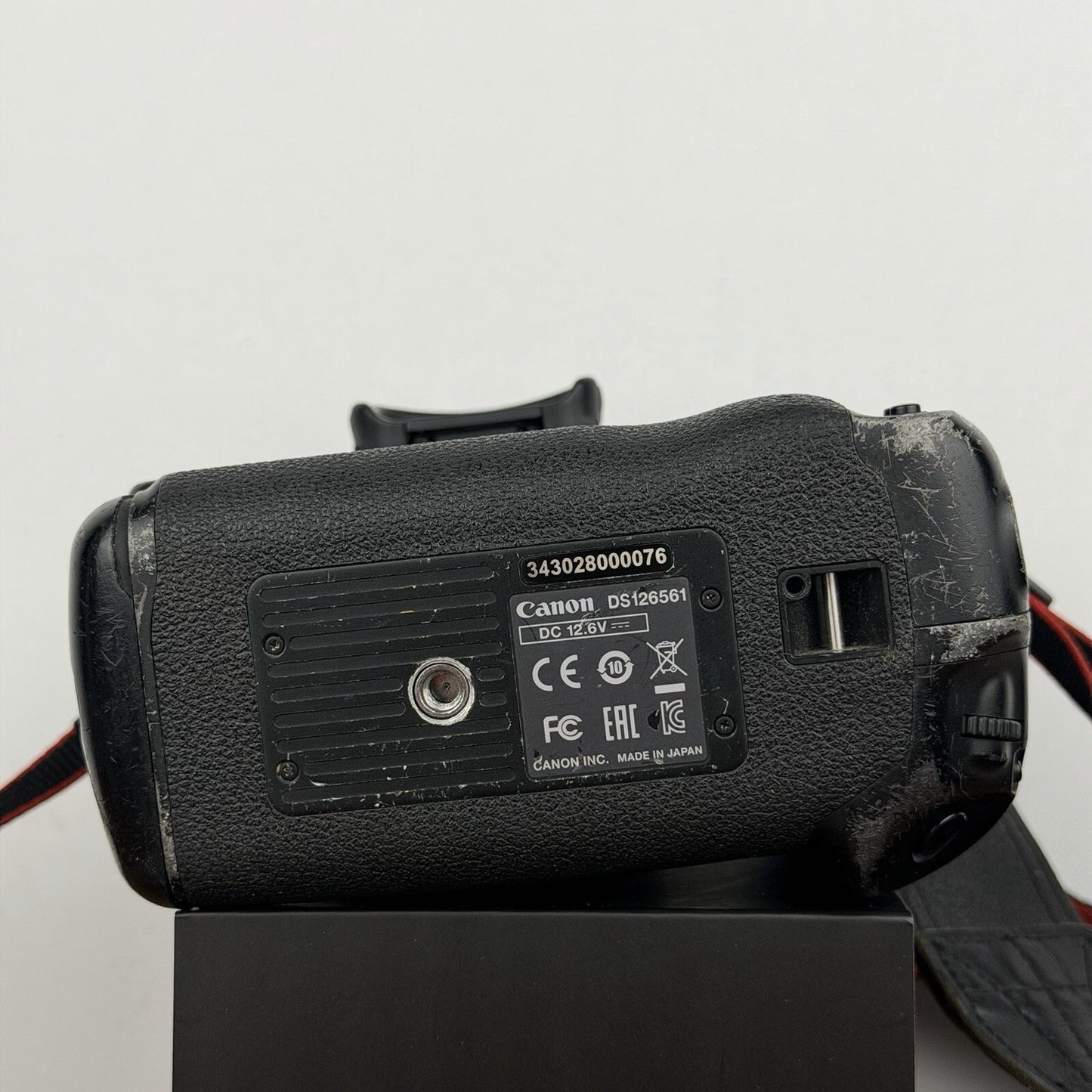 Canon EOS-1D X Mark II 20.2MP Full-Frame Professional DSLR Camera x3 Memory Card