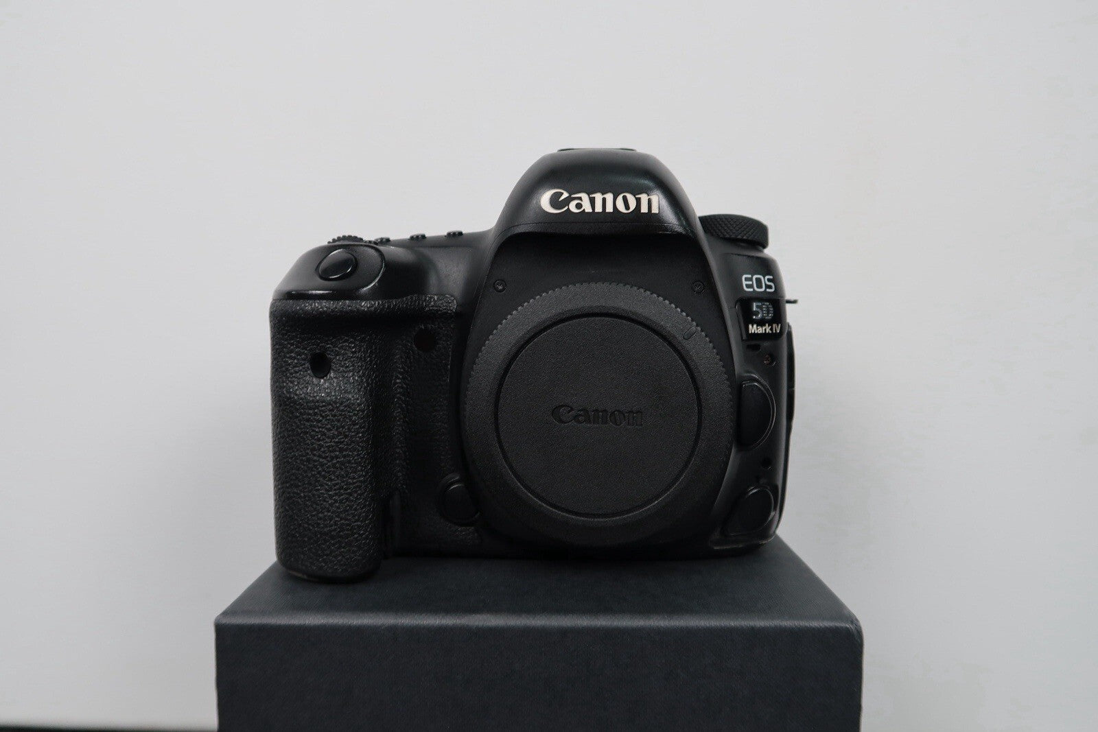 Canon EOS 5D Mark IV 30.4MP Digital SLR Camera - Black