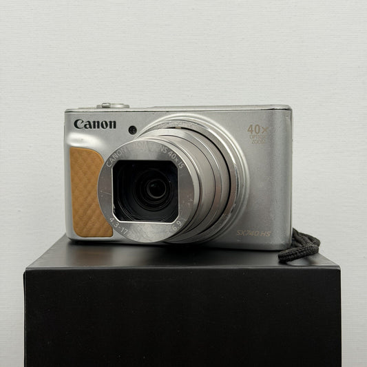 Canon PowerShot SX740 HS 20.3MP Digital Camera Silver with Accessories