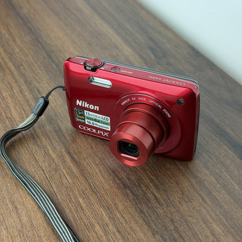 Nikon Coolpix S4200 Digital Camera 16MP 6x Zoom LCD - Red