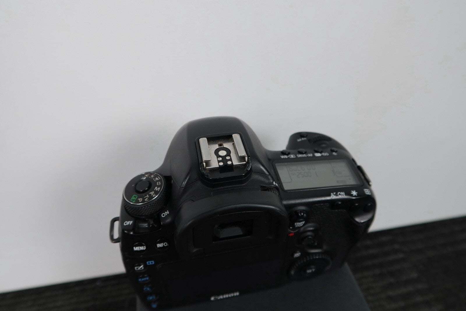 Canon EOS 5D Mark IV 30.4MP Digital SLR Camera - Black