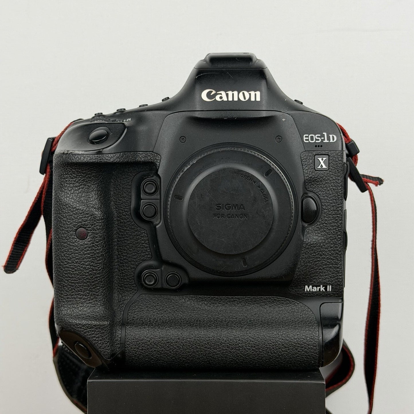 Canon EOS-1D X Mark II 20.2MP Full-Frame Professional DSLR Camera x3 Memory Card