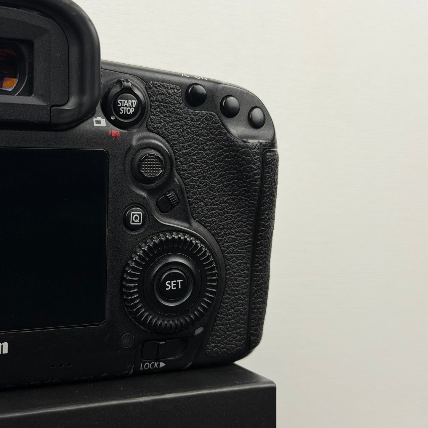 Canon EOS 5D Mark IV 30.4MP Digital SLR Camera - Black