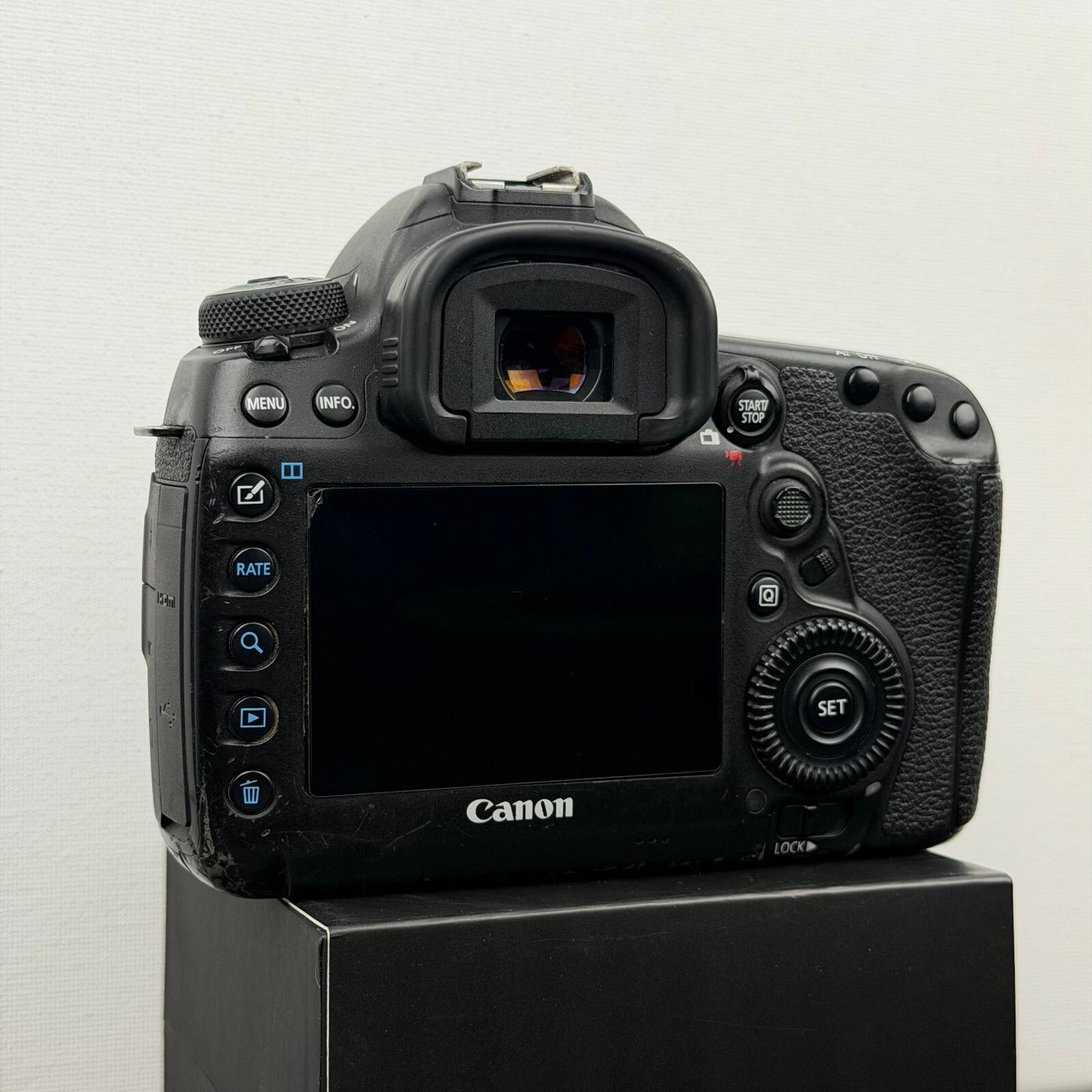 Canon EOS 5D Mark IV 30.4MP Digital SLR Camera - Black