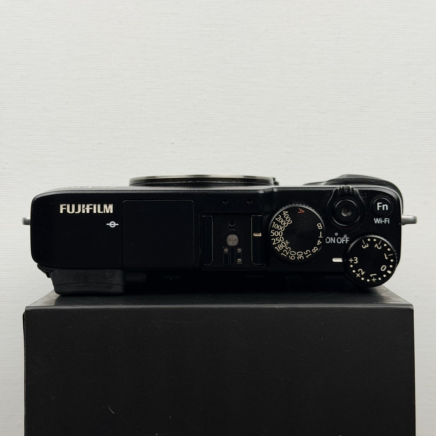 Fujifilm X-E2S 16.3MP Digital Mirrorless Camera Body Black with Accessories