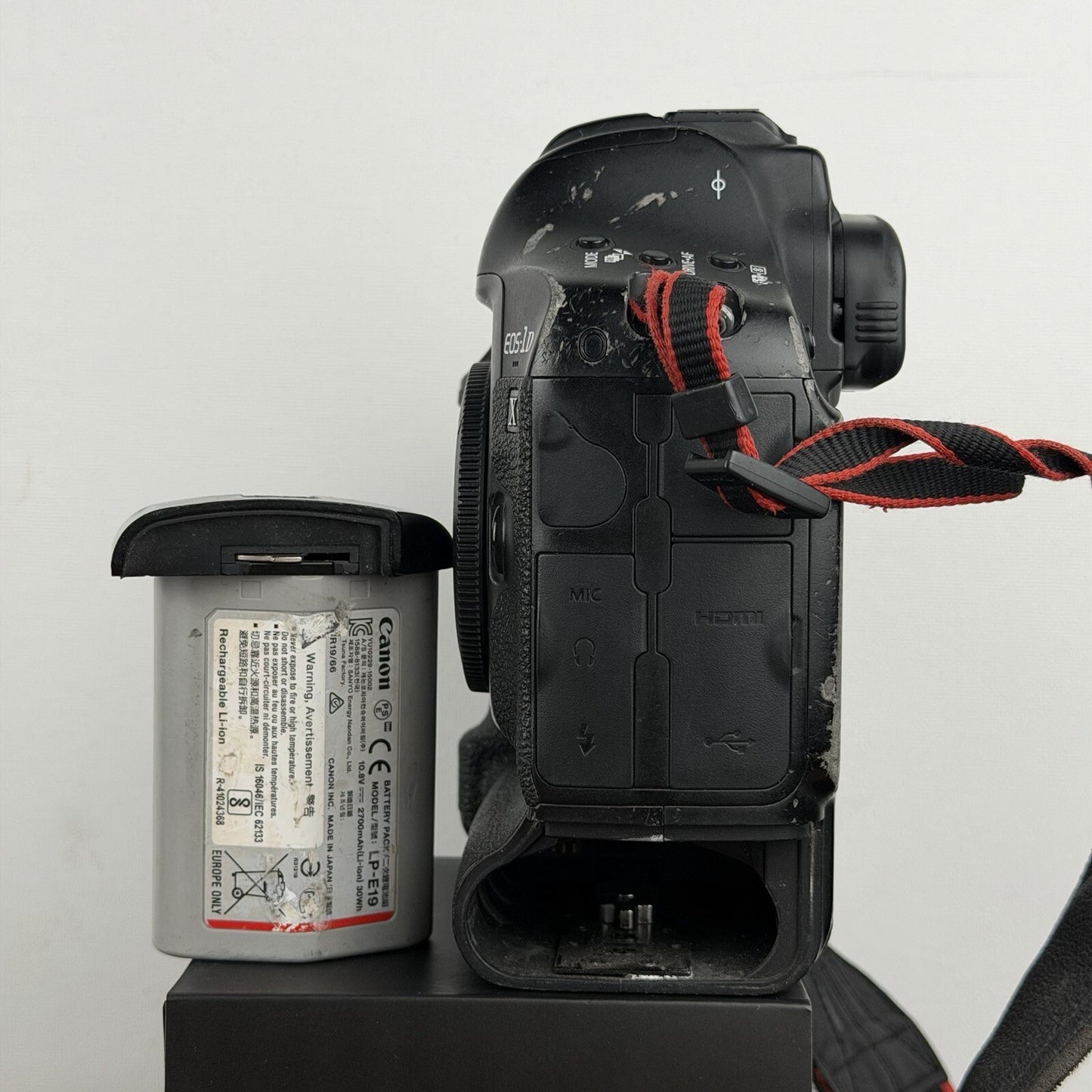 Canon EOS-1D X Mark II 20.2MP Full-Frame Professional DSLR Camera x3 Memory Card
