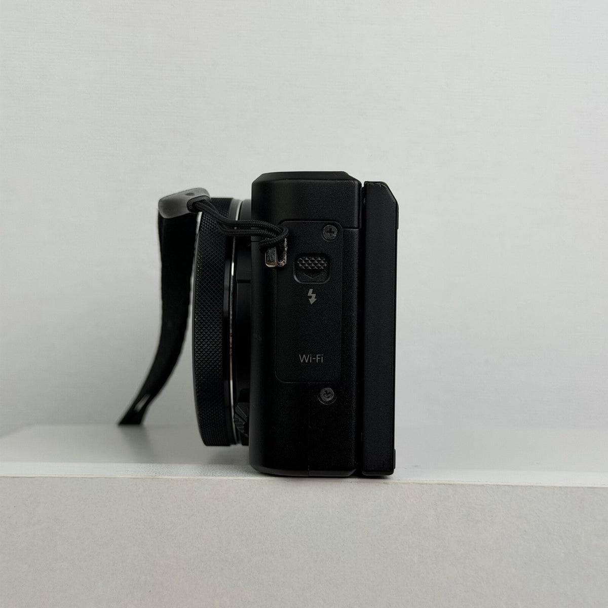 Canon PowerShot G7X Mark II 20.1MP Compact Digital Camera Black with Extras
