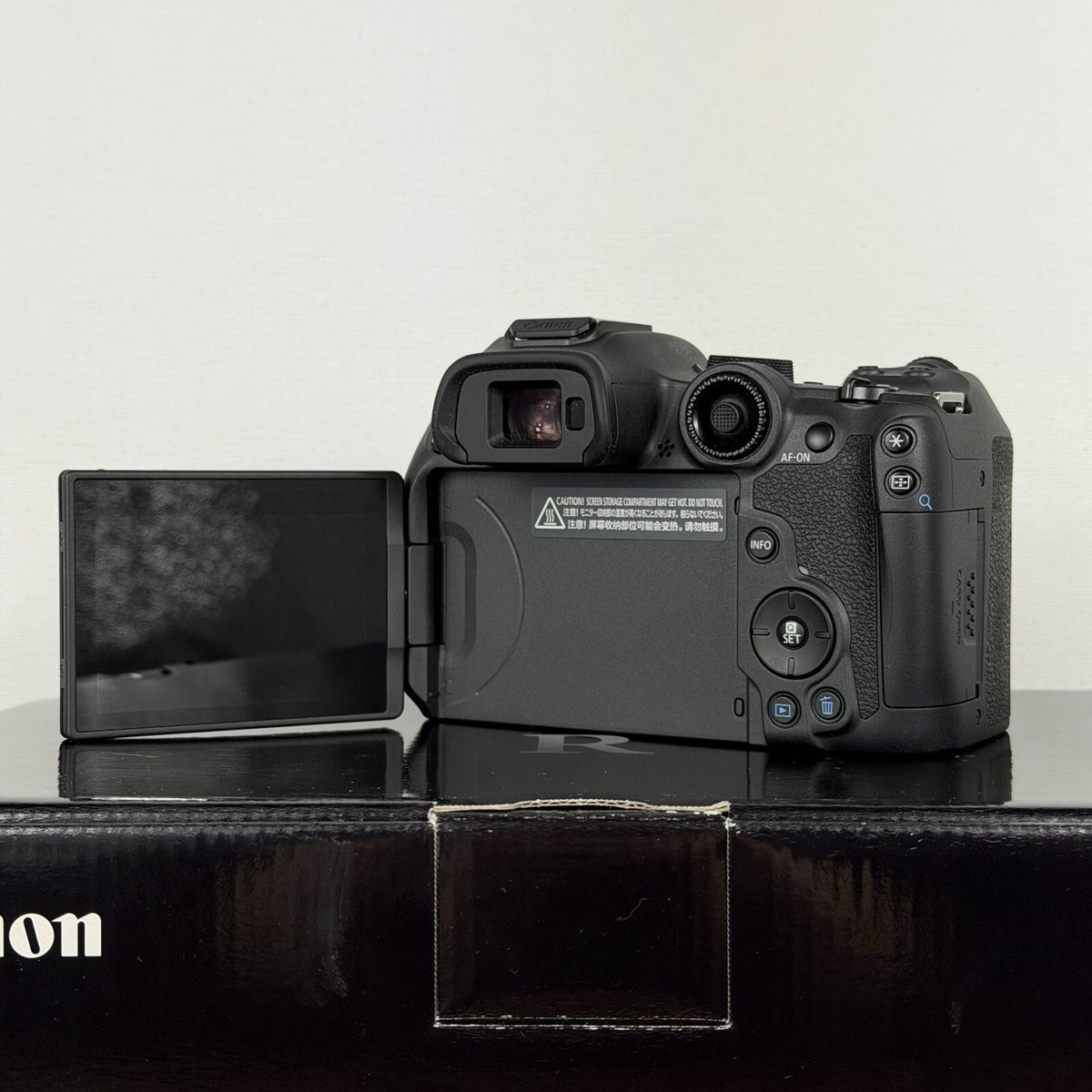 New Canon EOS R7 Mirrorless Camera 32.5MP 4K Black - Brand New Boxed