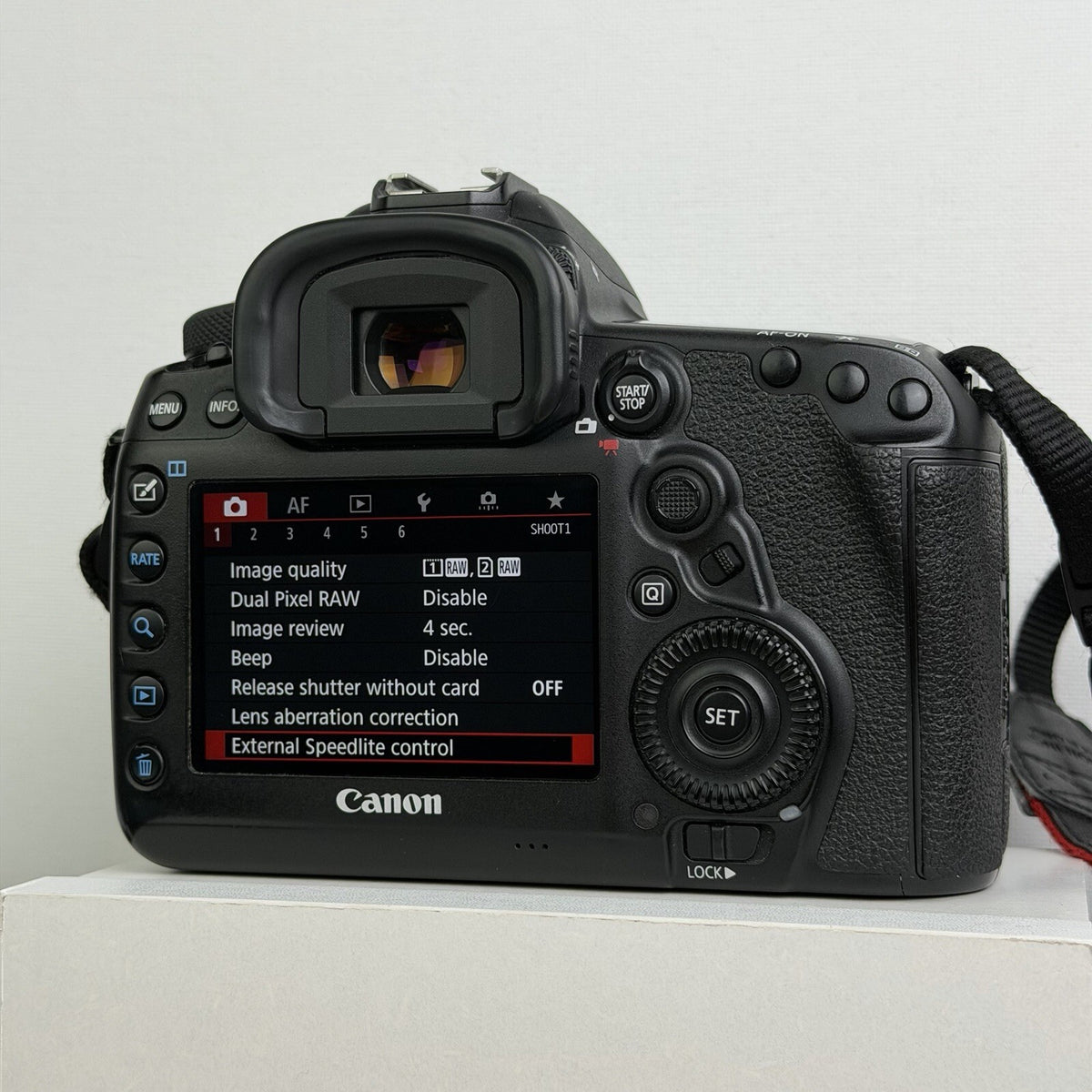 Canon EOS 5D Mark IV 30.4MP Digital SLR Camera Black - Boxed with Extras